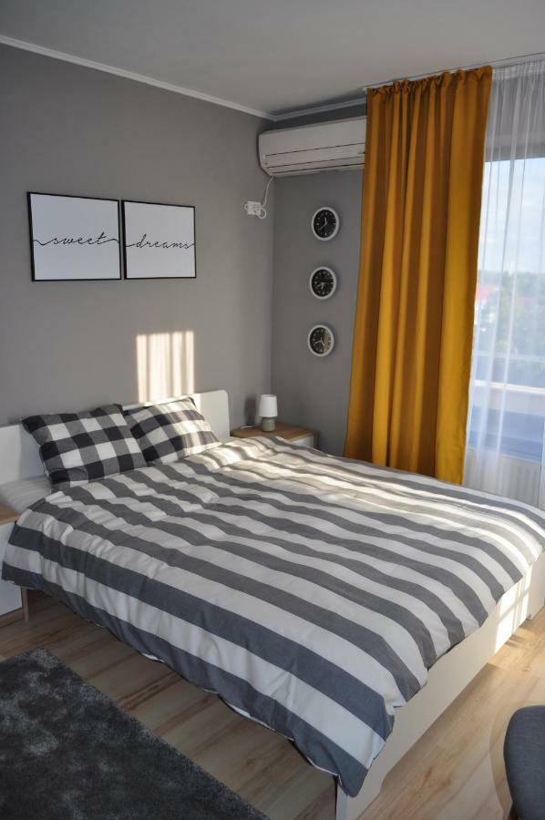 Sleep & Fly Apartment Otopeni Eksteriør bilde